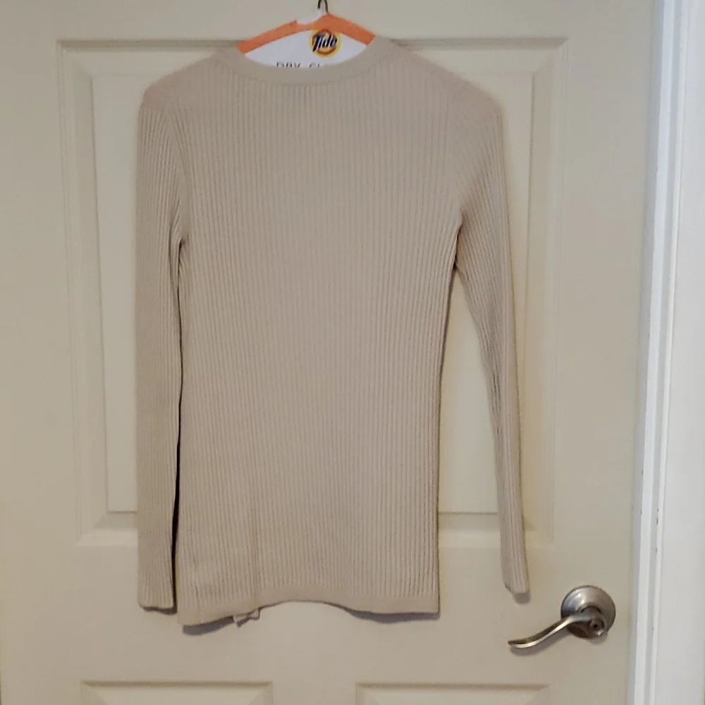 Nice basic Spring sweater (431) - Picture 2 of 4